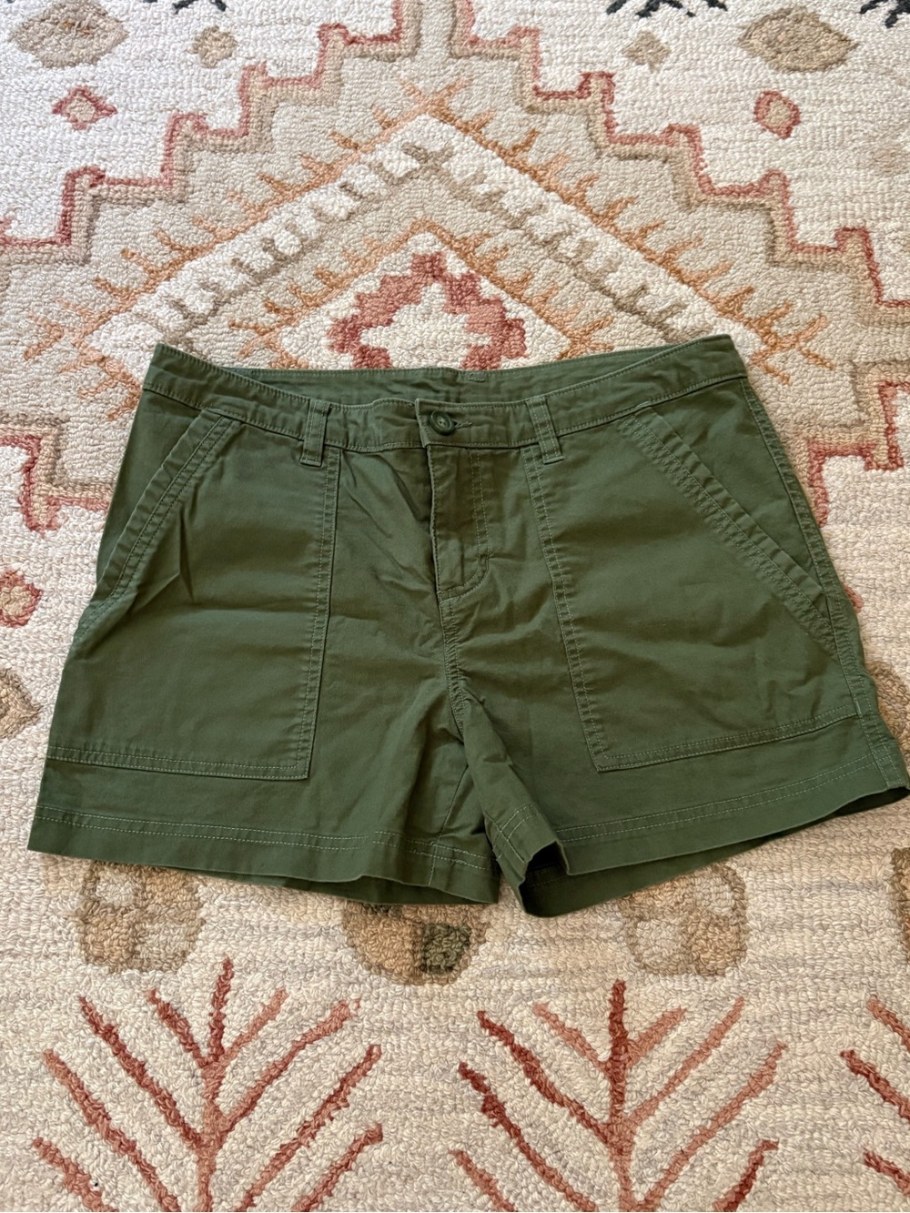 Patagonia organic green cotton shorts size 8